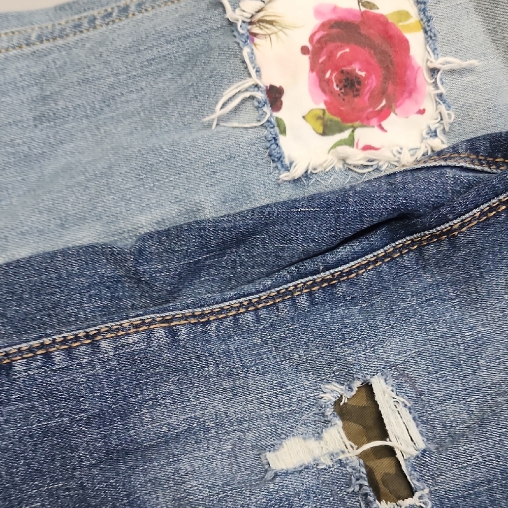 Adustable Bundle Dark and Light Blue  Jeans with Floral Patch - Picture 8 of 8